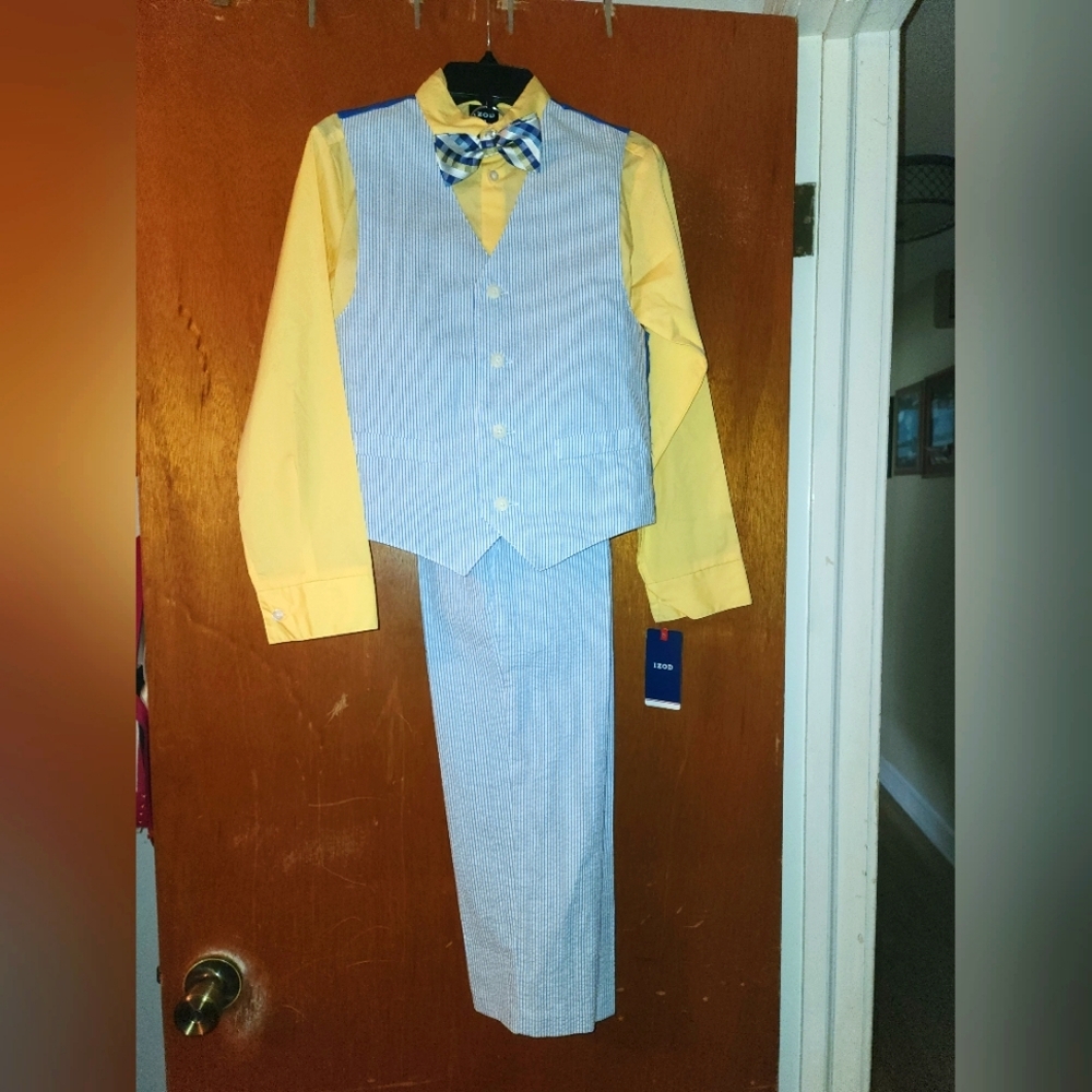 Izod Boys 4 piece suit